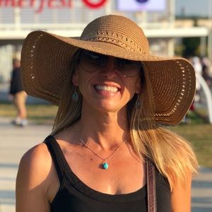 Meet your Posher, Lyn